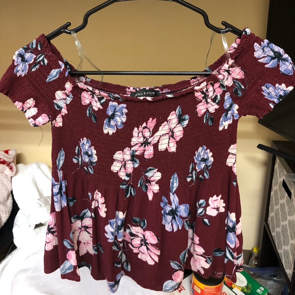 Kendall&Kylie off the shoulder top